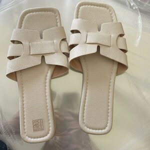 Women’s Flats Ivory Size 8 New